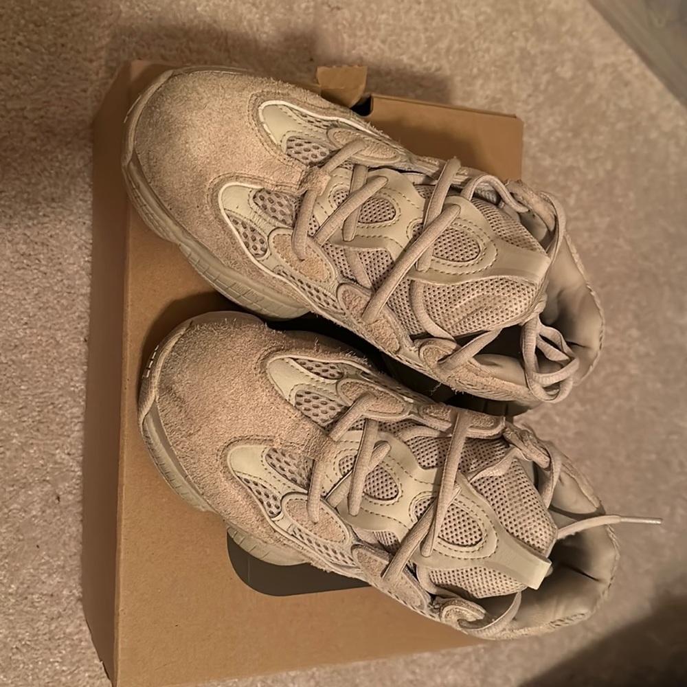 Adidas  Yeezy ortholite 
2018
Yeezy 500 'Blush'
Adidas
, 
Sneakers
, 
Yeezy 500